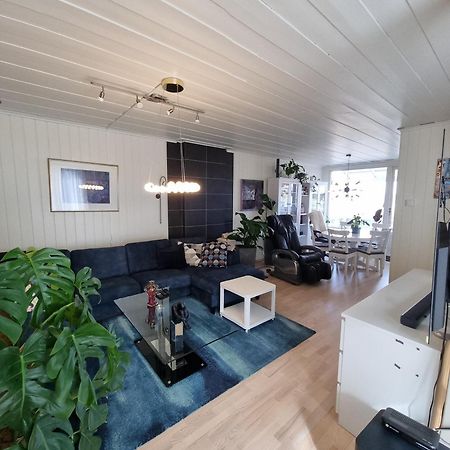 Room In Handsome Haven House Gjovik Bagian luar foto