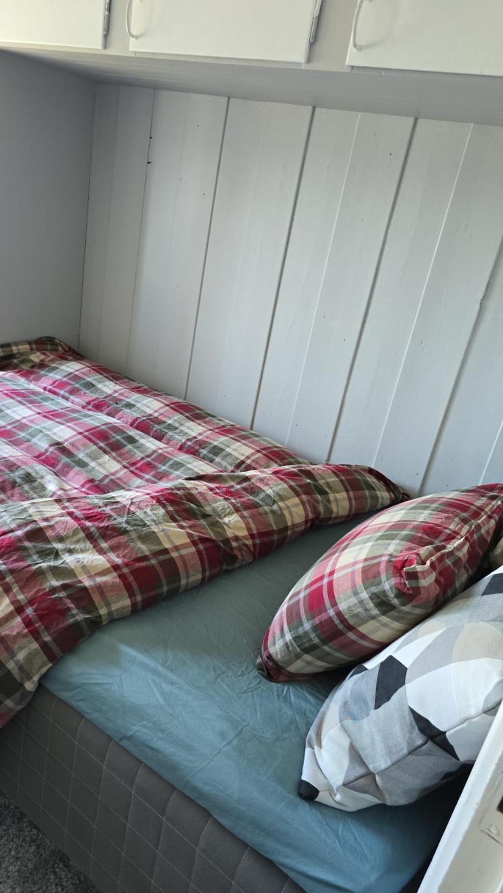 Room In Handsome Haven House Gjovik Bagian luar foto