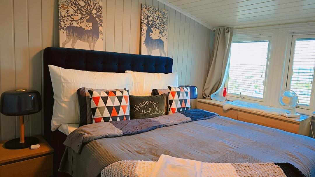 Room In Handsome Haven House Gjovik Bagian luar foto